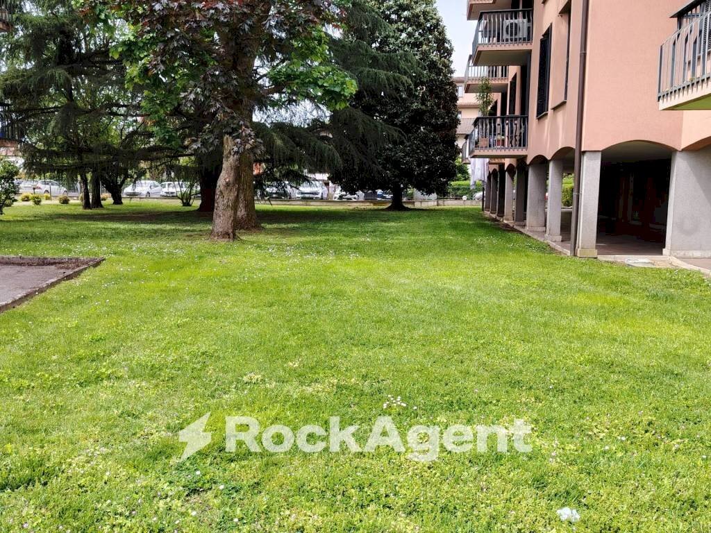 Giardino - Four-room apartment via Alcide de Gasperi, 3A, Travacò Siccomario - photo 3