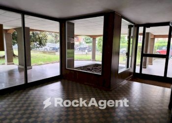 Interno palazzo - Four-room apartment via Alcide de Gasperi, 3A, Travacò Siccomario - photo 2