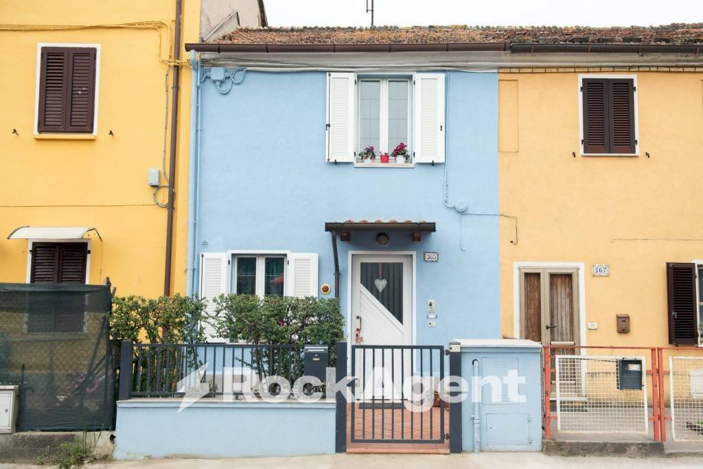 Facciata - Casa indipendente via Flaminia, 365, Fano - foto 1