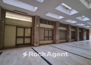 Interno palazzo - Warehouse via Duca Degli Abruzzi, 54, Catania - photo 3