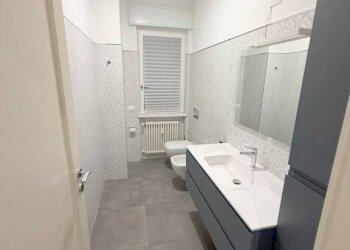 Bagno - Three-room apartment viale Papa Giovanni XXIII, Bergamo - photo 17