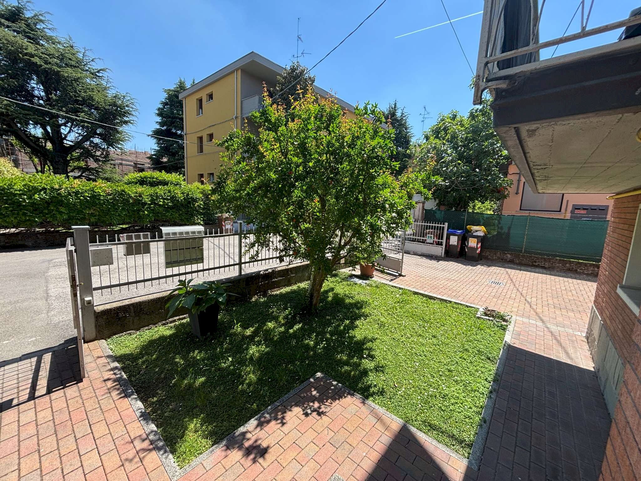 giardino condominiale - Trilocale via Del Lavoro, Castel Maggiore - foto 2