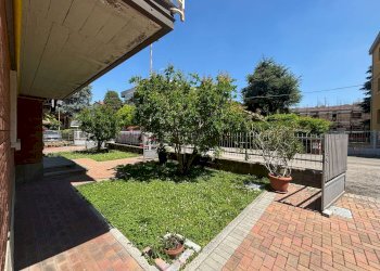 giardino condominiale - Three-room apartment Del Lavoro, Castel Maggiore - photo 32