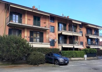 Four-room apartment Via Cavour, Piossasco - photo 1