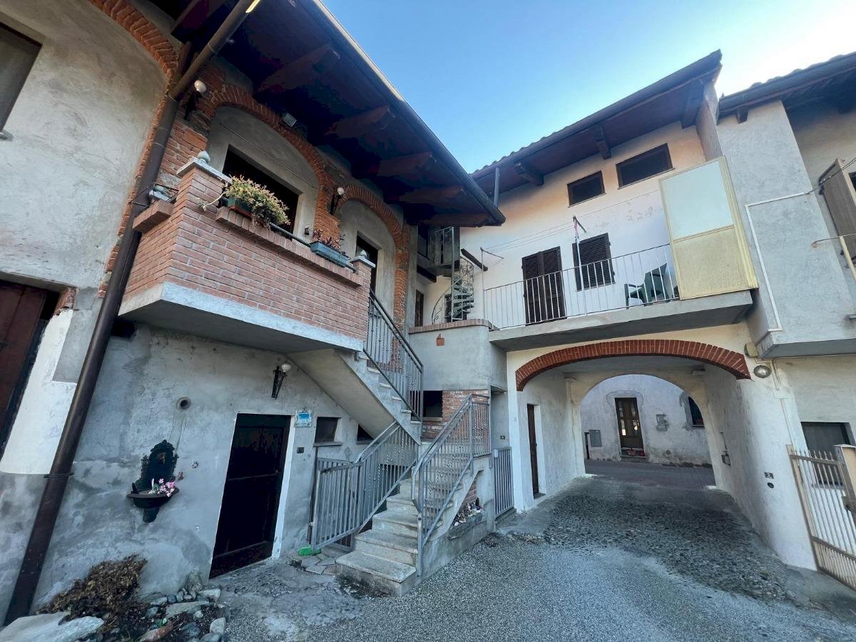 Casa semi indipendente Salerano Canavese - foto 1