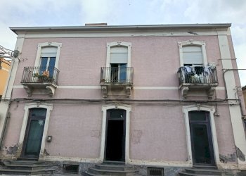Prospetto esterno.jpg - Appartamento Via Vittorio Emanuele 72, Biancavilla - foto 2