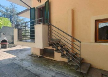 Accesso corte - Casa semi indipendente Licciana Nardi - foto 20