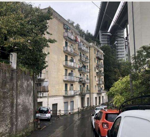 2 - Three-room apartment at auction Via delle Gavette 39/10, Genova (neighborhood Staglieno) - photo 1