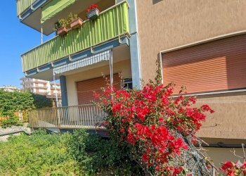 balcone sala da pranzo - Quadrilocale Vico Pescatori 3, Ventimiglia - foto 3
