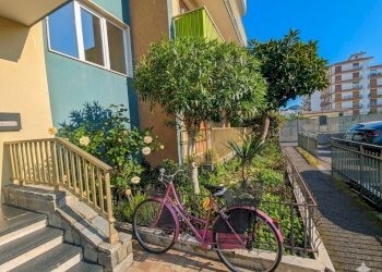 balcone camere - Quadrilocale Vico Pescatori 3, Ventimiglia - foto 5