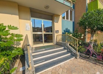 ingresso palazzo - Quadrilocale Vico Pescatori 3, Ventimiglia - foto 6