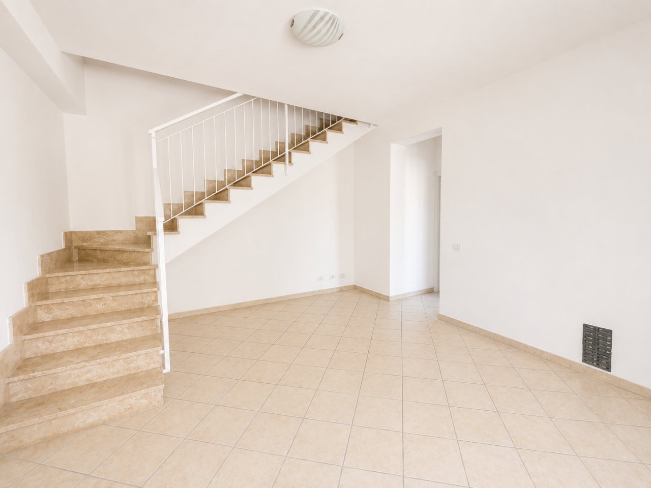 B80750AF-D973-49FF-9CF3-9D0A21C2DC98 - Independent house Viale Roma 204, Anzio - photo 2