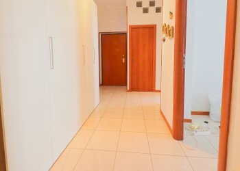 Corridoio - Appartamento Via Diego Peluso 80, Taranto - foto 16