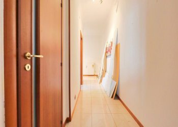 Corridoio - Appartamento Via Diego Peluso 80, Taranto - foto 21