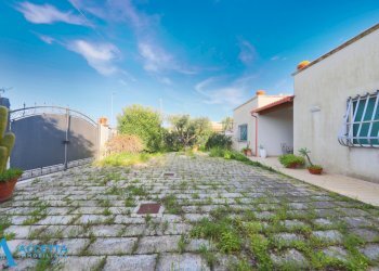 giardino - Villa Via Delfini 55, Taranto - photo 2