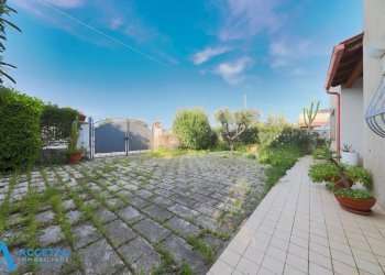 giardino - Villa Via Delfini 55, Taranto - photo 4