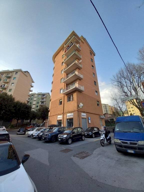 Three-room apartment Genova (neighborhood Cornigliano) - photo 2