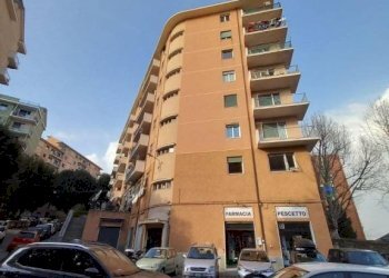 Three-room apartment Genova (neighborhood Cornigliano) - photo 1