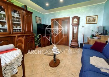 soggiorno - Four-room apartment Via San Giovanni Bosco, Cuneo (neighborhood Gramsci) - photo 9