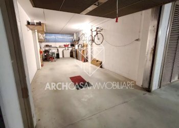 garage - Four-room apartment Via San Giovanni Bosco, Cuneo (neighborhood Gramsci) - photo 28