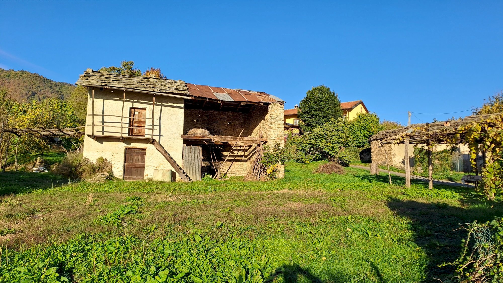 Rustic Barge - photo 1