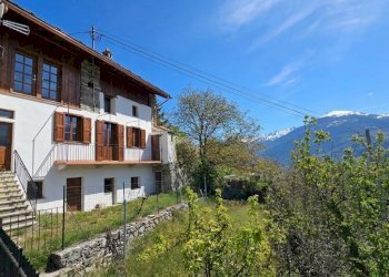 Independent house Frazione Gratillon, Saint-Nicolas - photo 1