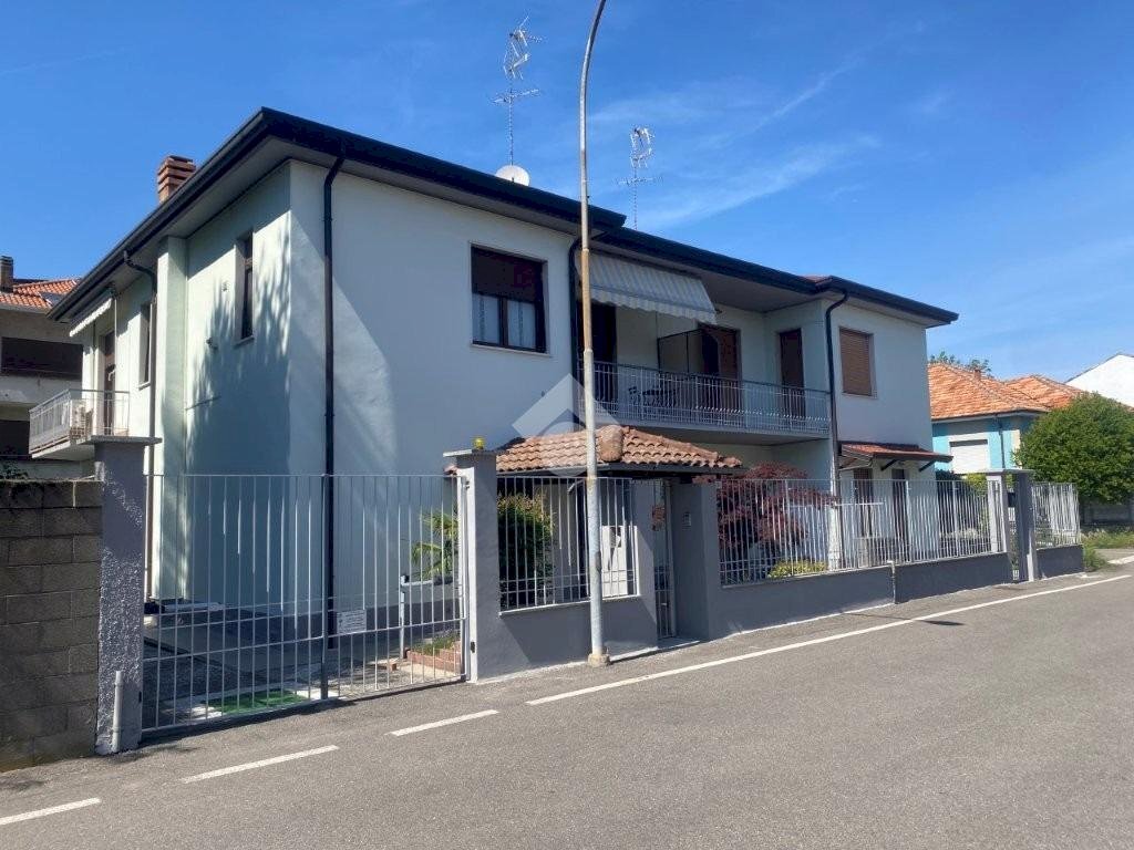 Apartment via Giusti, Parabiago - photo 1