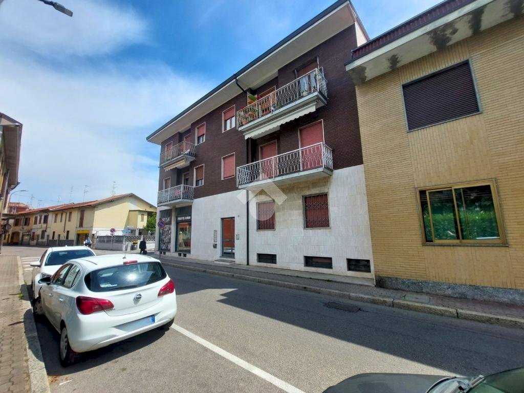Three-room apartment Via 25 aprile, Vittuone - photo 1