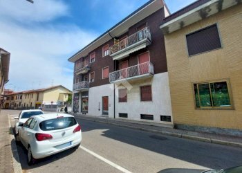 Three-room apartment Via 25 aprile, Vittuone - photo 1