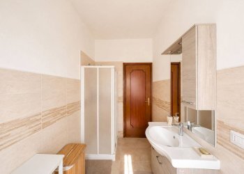 Four-room apartment Via Cavalier Luigi Bosca, Canelli - photo 11