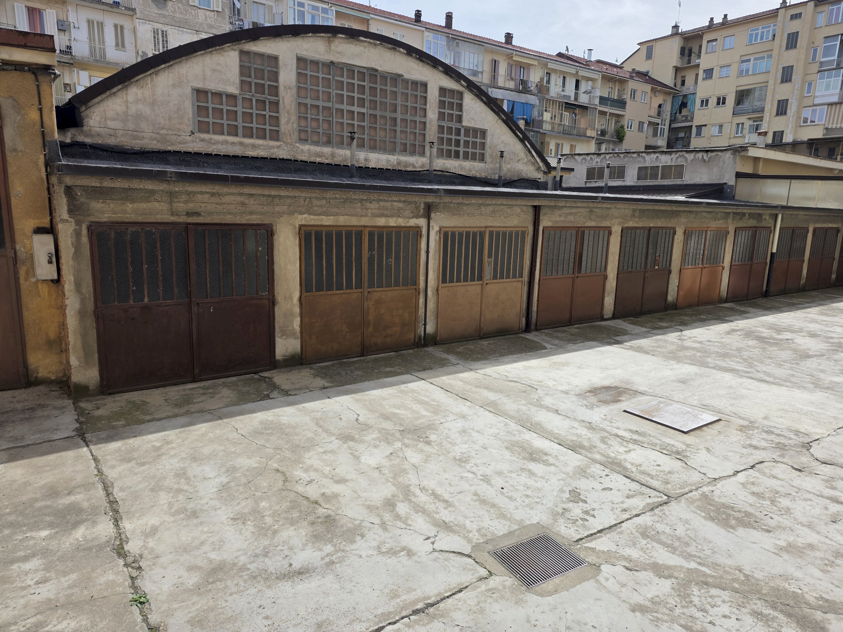 Garage - Three-room apartment Via Giovanni Schiaparelli, 8, Cuneo (neighborhood Centro) - photo 2