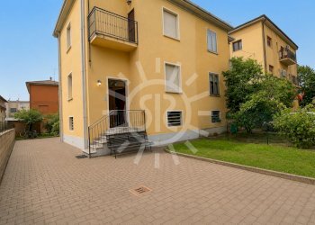 Portion of a house Molinella - photo 1