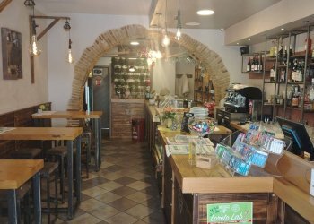 Foto 1 - Attività Commerciale via fratelli brancondi
 
11, Loreto - foto 1