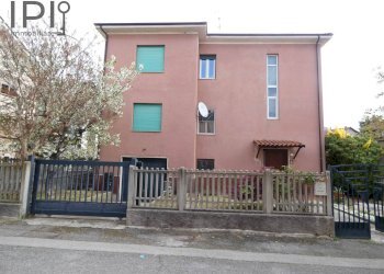 Foto 1 - Quadrilocale via modena
 
3, Cairo Montenotte - foto 1