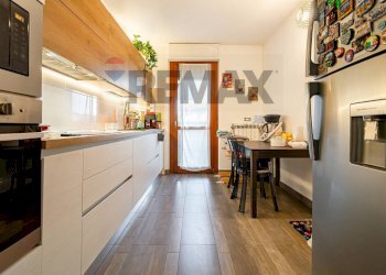 Cucina - Trilocale via Sandro Pertini
 
1/B, Vanzago - foto 7