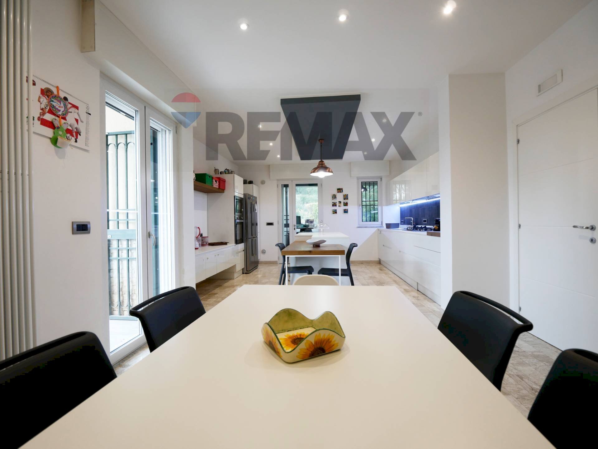 Sala da pranzo - Casa semi indipendente Strada Statale 16 Km 788+400, Giovinazzo - foto 2