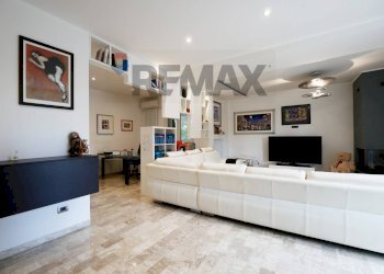 Soggiorno - Casa semi indipendente Strada Statale 16 Km 788+400, Giovinazzo - foto 5