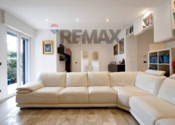 Soggiorno - Casa semi indipendente Strada Statale 16 Km 788+400, Giovinazzo - foto 6