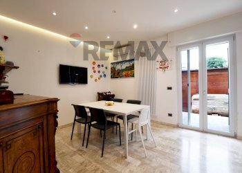 Sala da pranzo - Casa semi indipendente Strada Statale 16 Km 788+400, Giovinazzo - foto 9