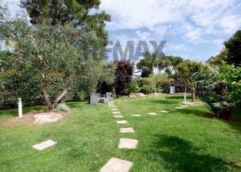 Giardino - Casa semi indipendente Via Bari
 
236, Giovinazzo - foto 26