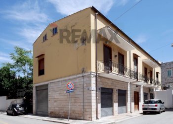 Edificio all\'aperto - Casa indipendente Via Buccari
2, Giovinazzo - foto 1