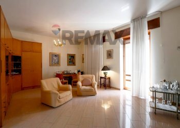 Soggiorno - Casa indipendente Via Buccari
2, Giovinazzo - foto 4