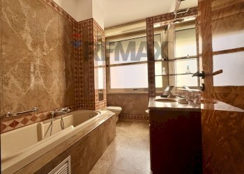 Bagno - Four-room apartment Via Principe Amedeo
 
36, Bari - photo 10