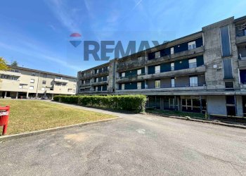 Edificio all\'aperto - Trilocale PIAZZA FRATELLI ROSSELLI
1, Malnate - foto 30