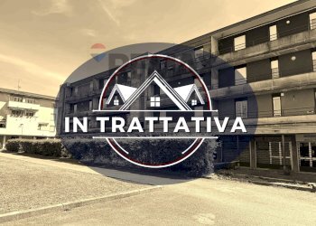 Edificio all\'aperto - Three-room apartment PIAZZA FRATELLI ROSSELLI
 
1, Malnate - photo 1