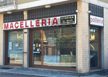 Edificio all\'aperto - Negozio via Ravina
44, Malnate - foto 1