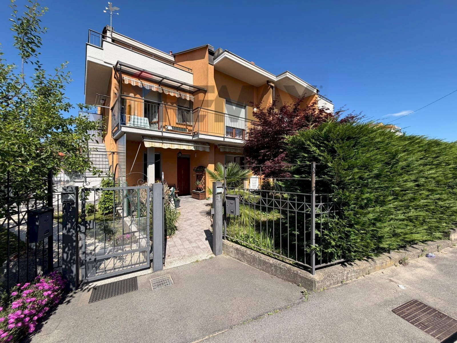 Casa all\'aperto - Trilocale via del dovese
 
21, Arcisate - foto 1