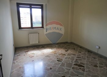 Camera - Quadrilocale Viale Regione Siciliana Nord Ovest
 
3350, Palermo - foto 10