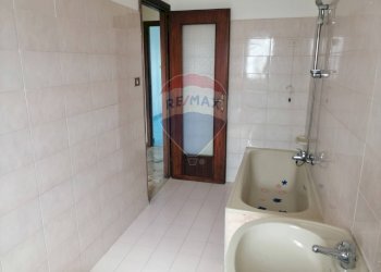 Bagno - Quadrilocale Viale Regione Siciliana Nord Ovest
 
3350, Palermo - foto 23