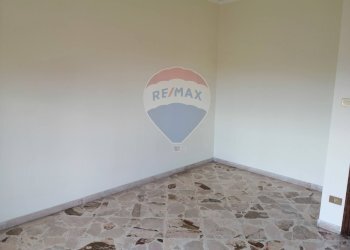 Camera - Quadrilocale Viale Regione Siciliana Nord Ovest
 
3350, Palermo - foto 25